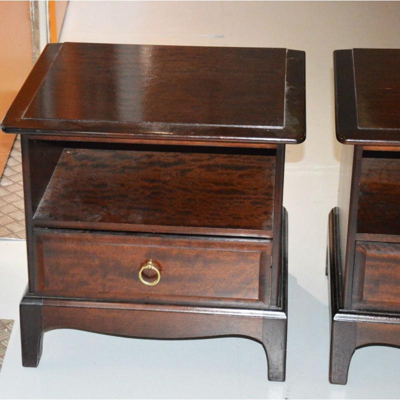 VINTAGE RETRO STAG MINSTREL DARK MAHOGANY BEDSIDE CABINETS SET OF 2