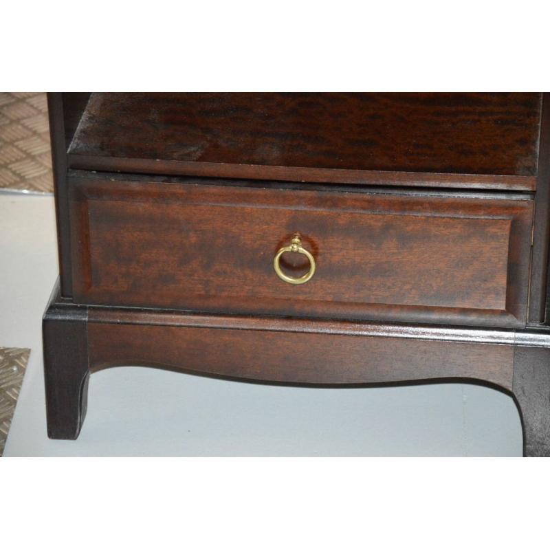 VINTAGE RETRO STAG MINSTREL DARK MAHOGANY BEDSIDE CABINETS SET OF 2