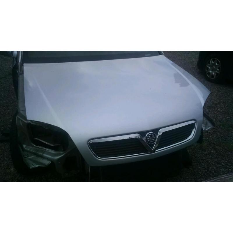 Vauxhall Vectra bonnet silver