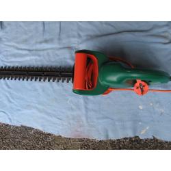 Black and Decker Hedge Trimmer GT25