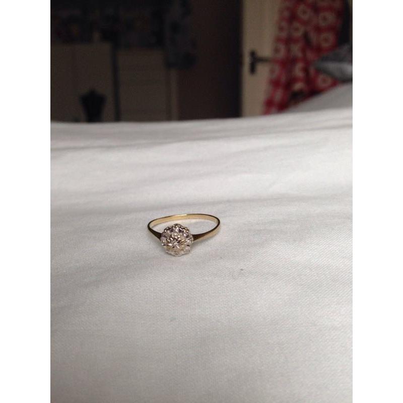 9ct gold and diamond ring