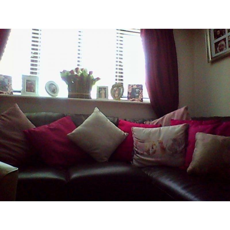 ARGOS CORNER SETTEE