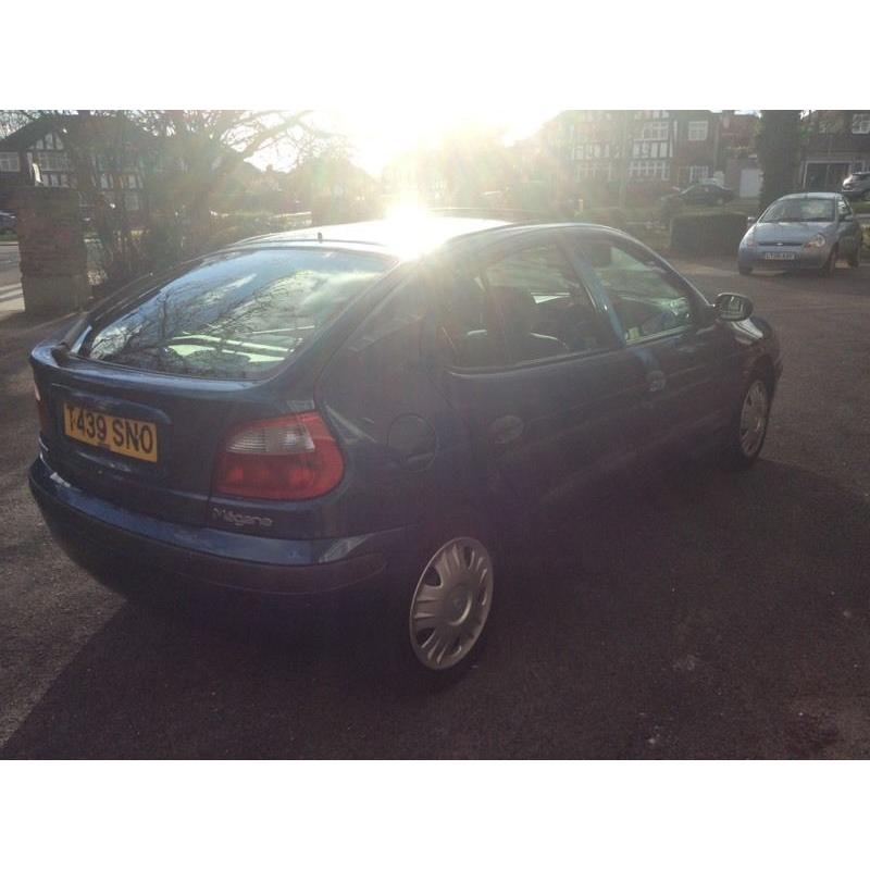 RENAULT Megan 1.4 model 2000 5 door lady owner 70,000 miles great runner