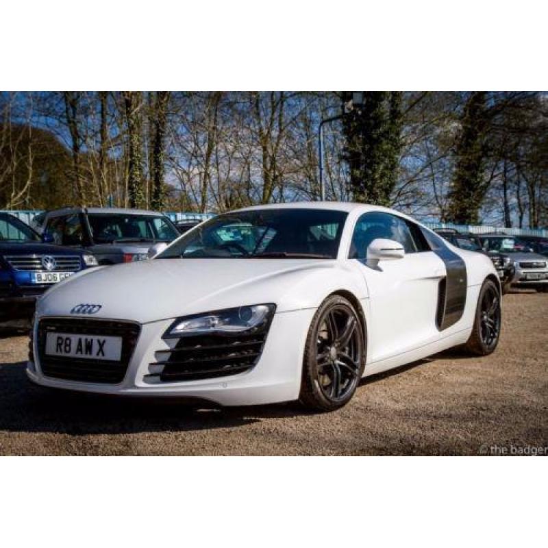 * 2008 AUDI R8 V8 4.2 QUATTRO * ONLY 33K * CARBON PACK * TWIN TONE LEATHER *