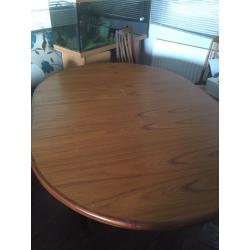 G PLAN EXTENDABLE DINNER TABLE