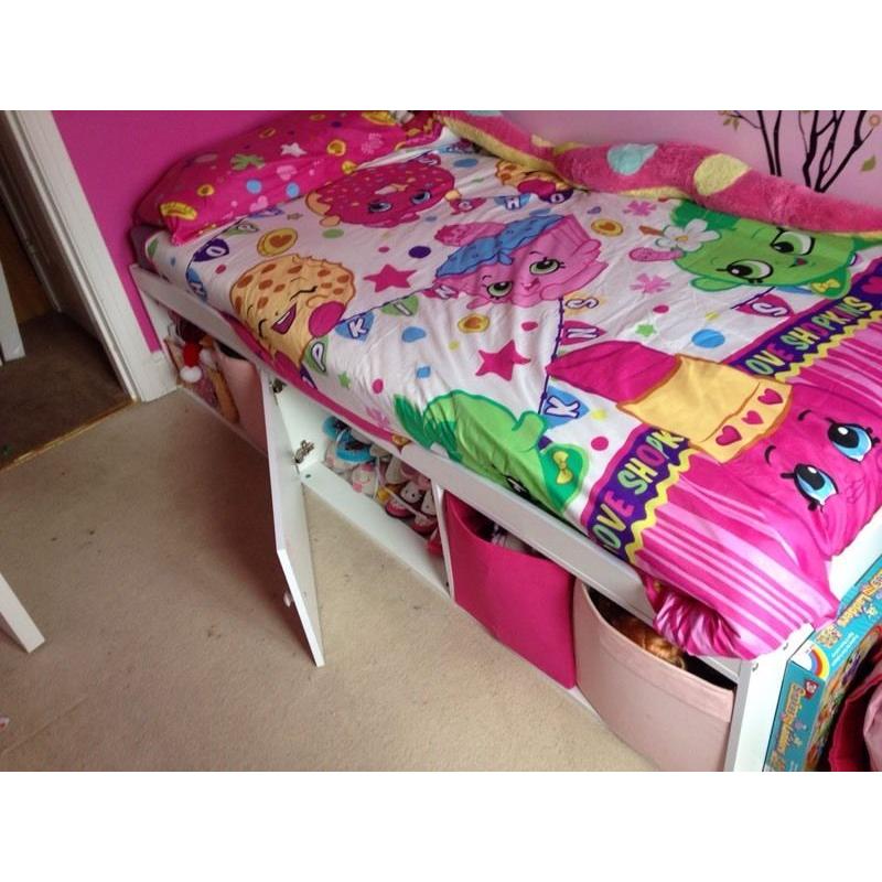 Cabin bed