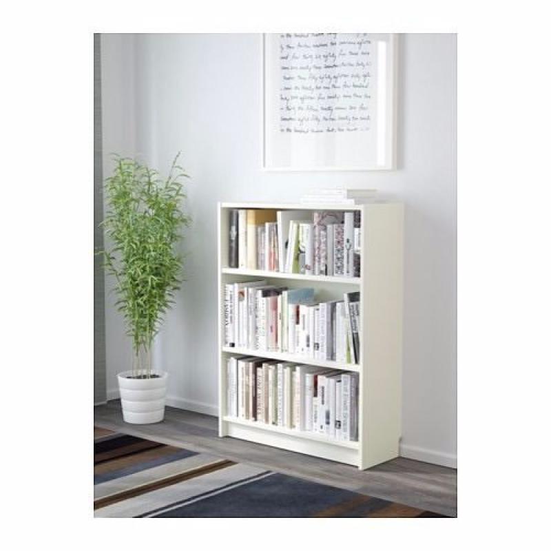 IKEA 'BILLY' BOOKCASE IN EXCELLENT CONDITION