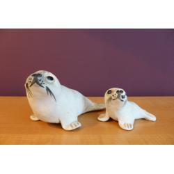 A pair of hand made pottery seals Cute !!