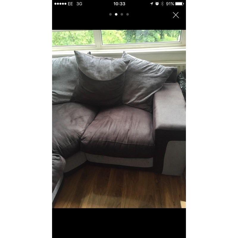 Grey/black cloth corner settee