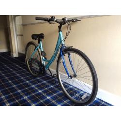 Apollo Metis woman's hybrid bike in great condition