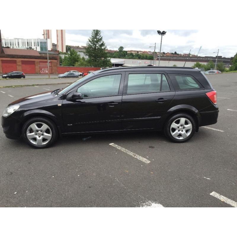 Vauxhall Astra Estate car 0/8