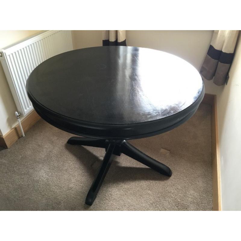 Wooden black round table