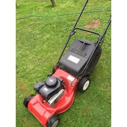 Castle garden self propelled lawnmower