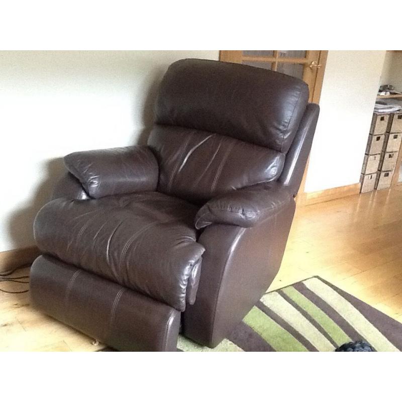 Pair of Carlo power recliner, walnut brown leather for quick sale