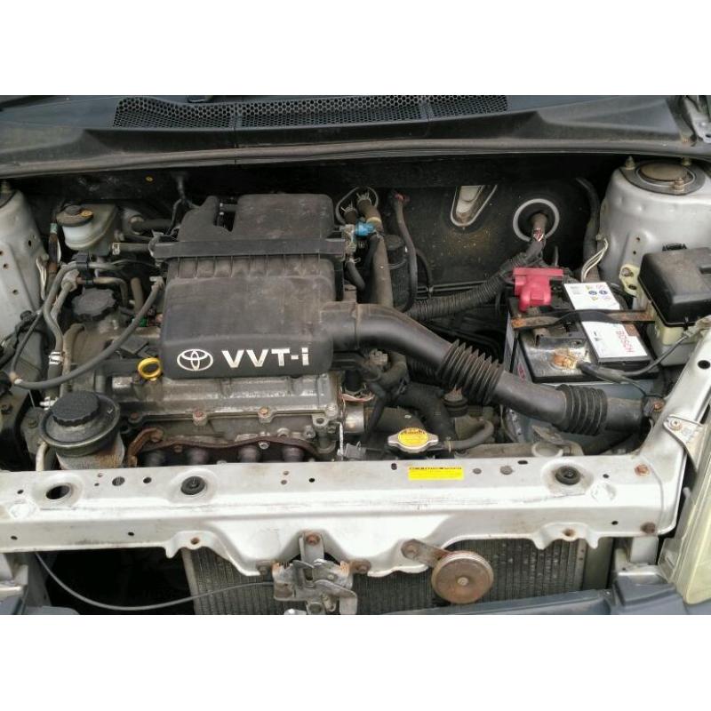 Toyota Yaris GS 1.0 VVT-i 5Dr 2001