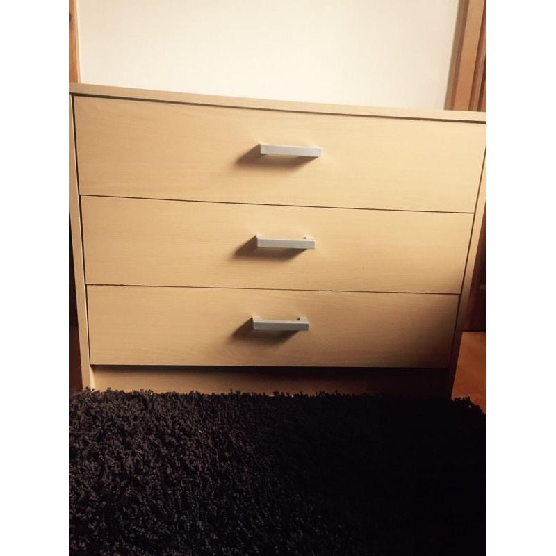 Oak chest drawers plus wardrobe very good condition small price