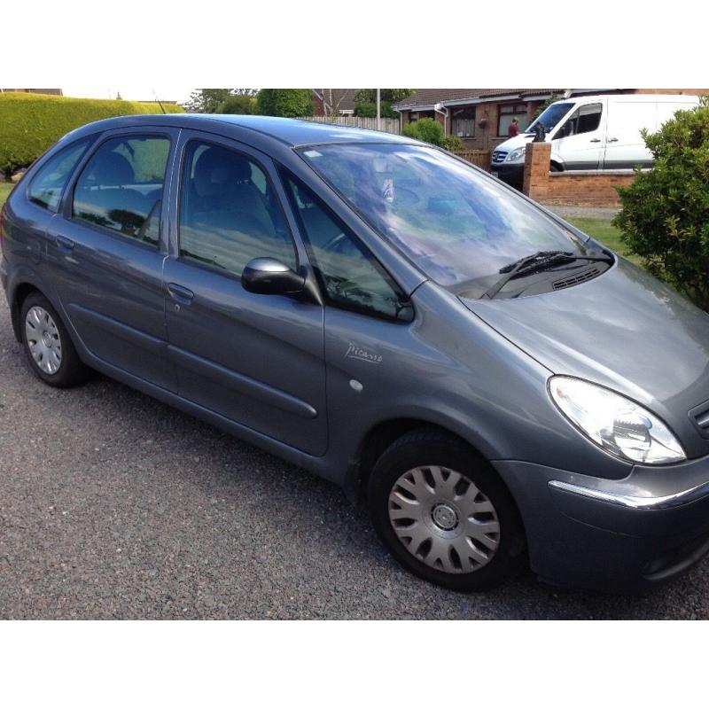 2004(November) Citroen Xsara Picasso Desire.