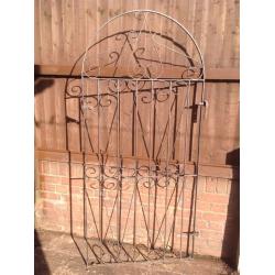 CAST IRON TALL GATE