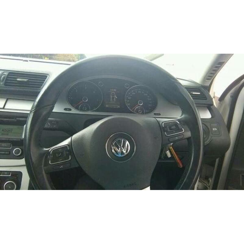 2010 White VW Passat