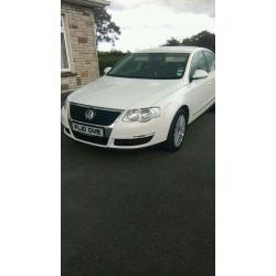 2010 White VW Passat