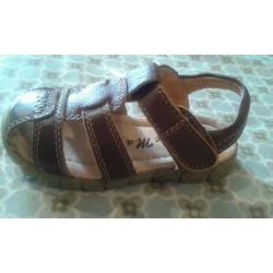 Boys infant sandals size 6.5 new