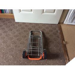 Foldable hand truck