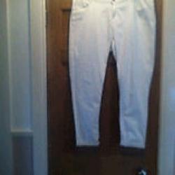 EXCELLENT CONDITION WHITE JEANS