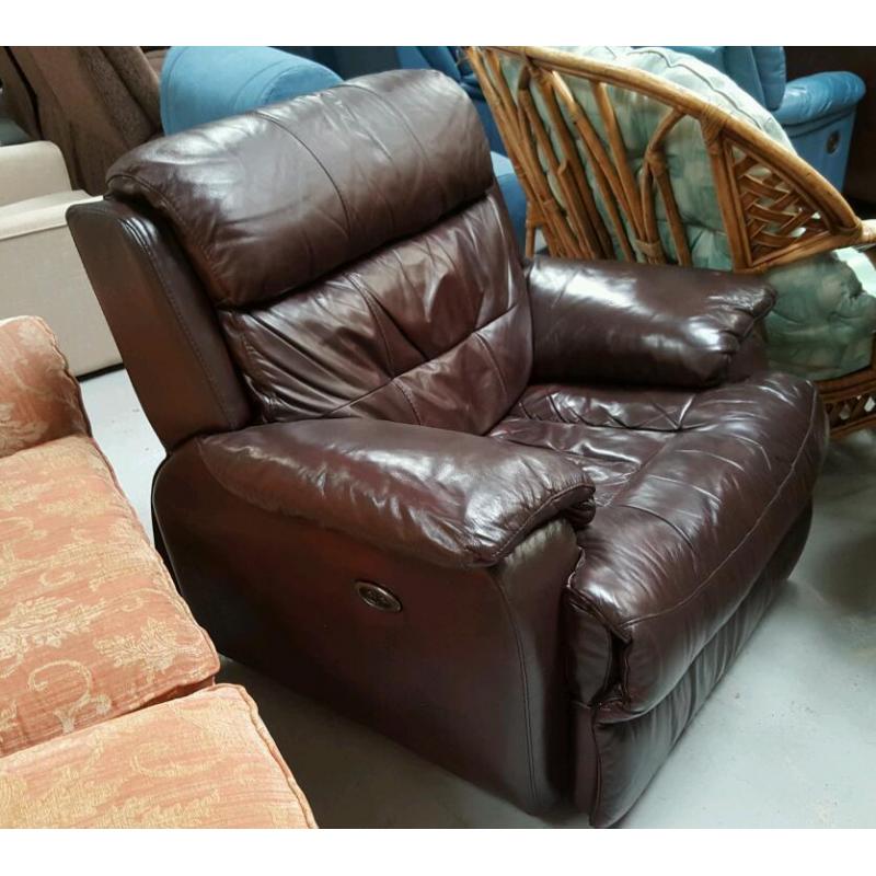 As new Good quality Leather Electric recliner chair