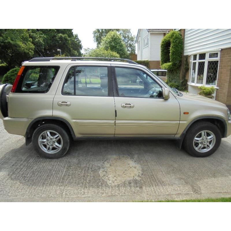 Honda CRV ES (2000), 1 year M.O.T, excellent runner.