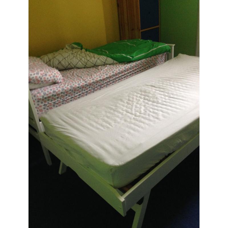 Single Bed with Pull out that folds up to same size