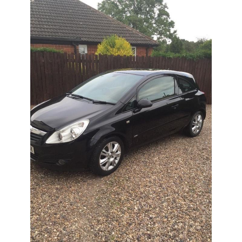 **REDUCED**Vauxhall corsa 1.4 design 10 months M.O.T remaining