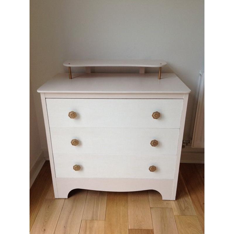 Children's dressing table