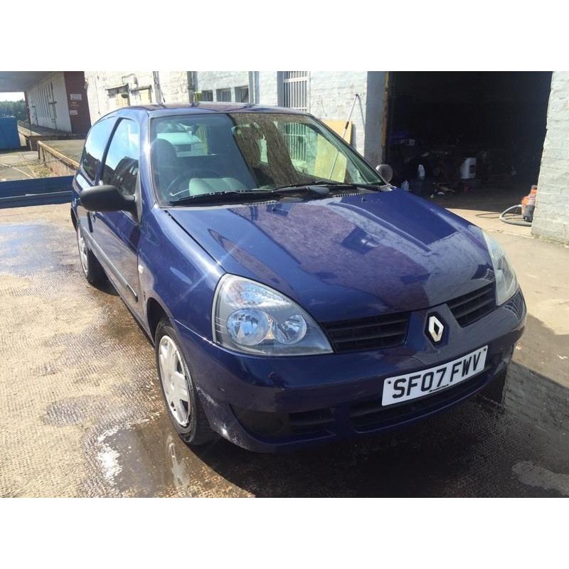 Bargain Renault Clio, full years MOT, low miles, cheap tax