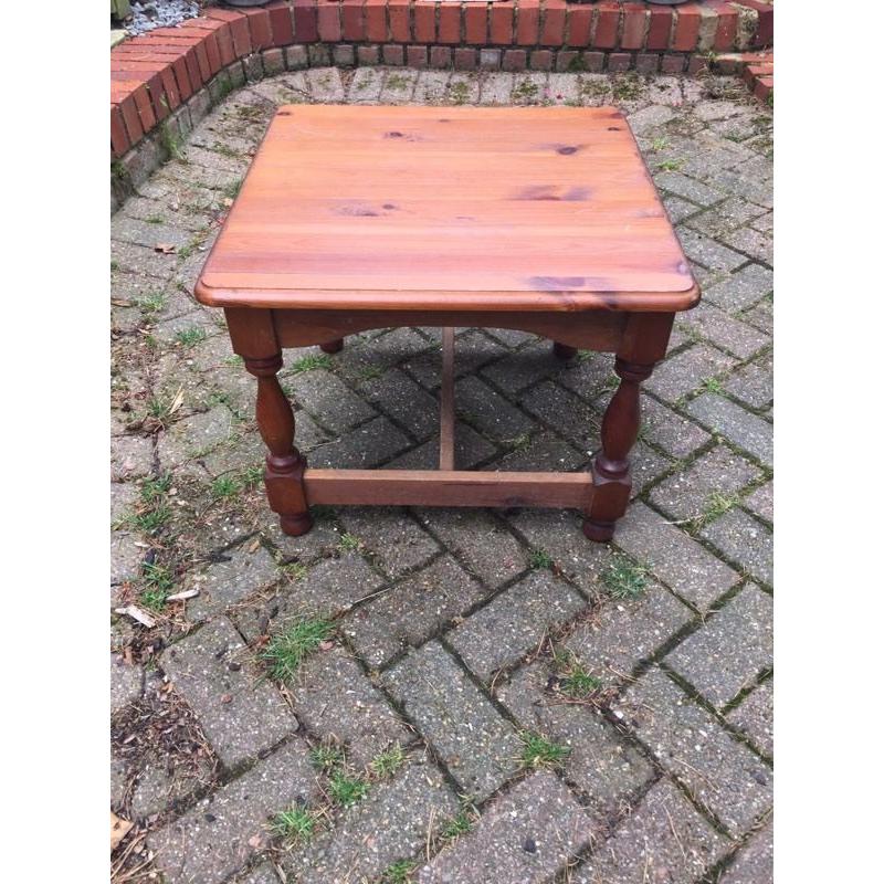 Solid pine shabby chic style coffee table project