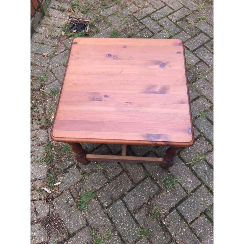 Solid pine shabby chic style coffee table project