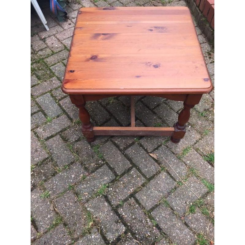 Solid pine shabby chic style coffee table project