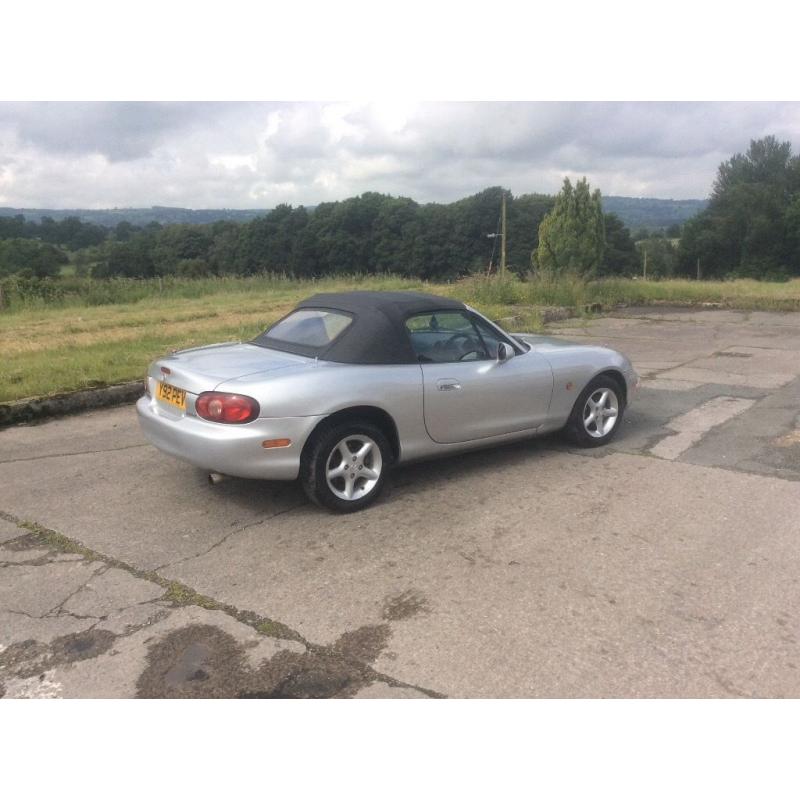 Mx5 2.5 **low miles, long mot**