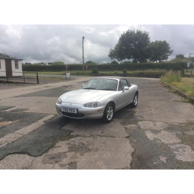 Mx5 2.5 **low miles, long mot**