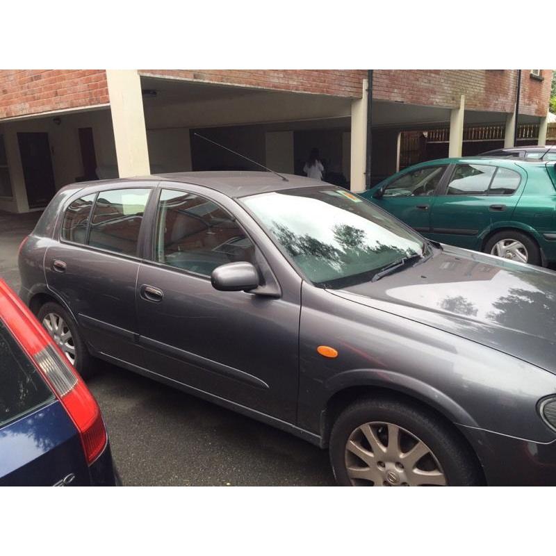 Nissan almera