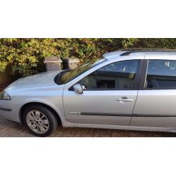 Renault Laguna Estate 2.0 Silver. 12 months MOT. Automatic. Clean condition.