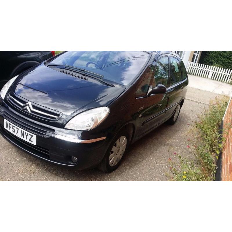 Xsara Picasso FCSH 1 years mot,excellent condition 1 owner 1.6 petrol 40 + mpg first to see will buy