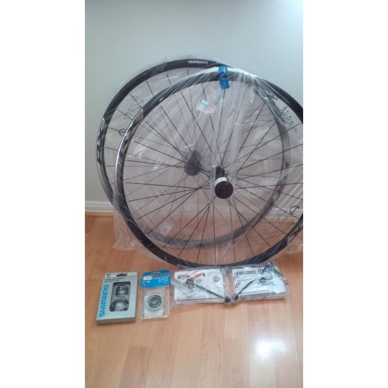 BRAND NEW Shimano RX010 700c Disc Wheelset