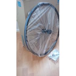 BRAND NEW Shimano RX010 700c Disc Wheelset