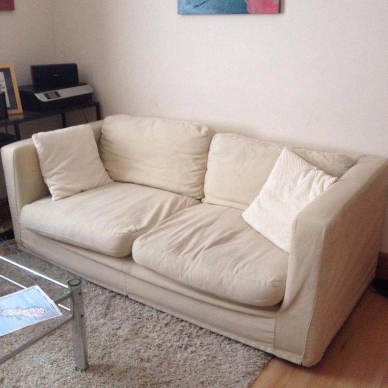 Nice and comfy sofa for 2