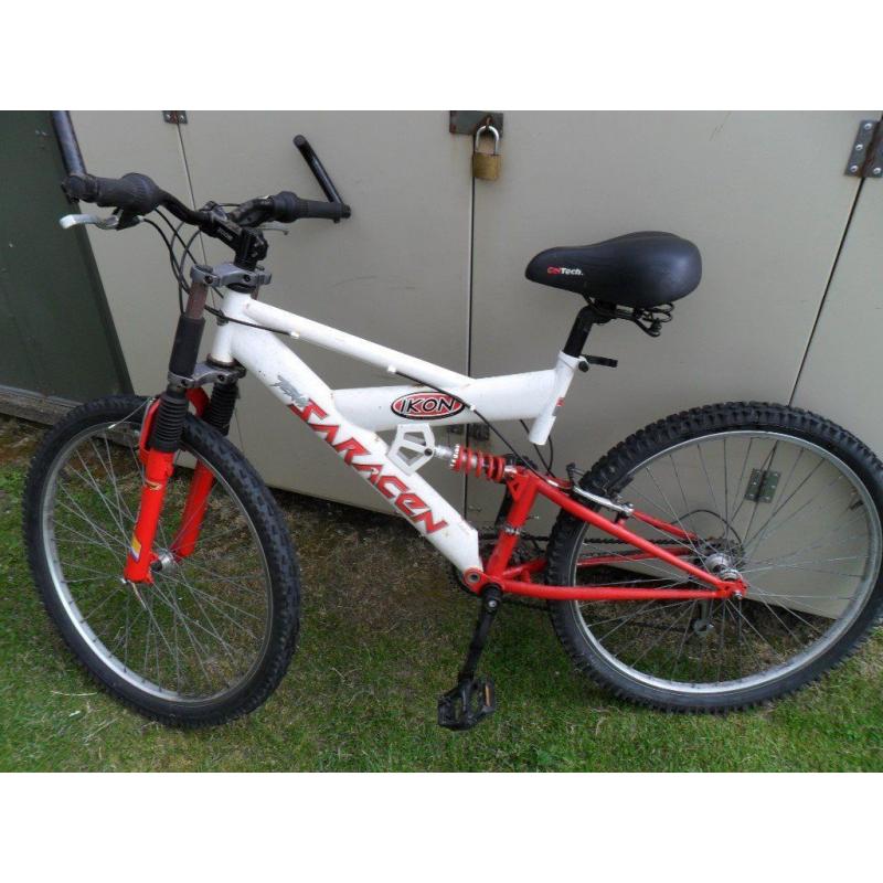 SARACEN IKON MENS ADULTS MOUNTAIN BIKE WITH 26" WHEELS.