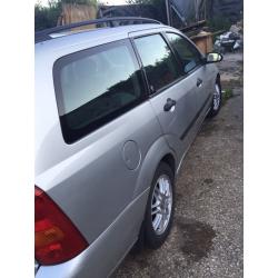 Ford Focus ghia estate 2001