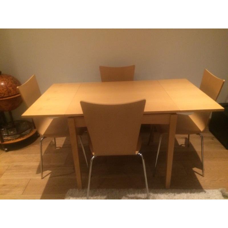 Extendable dining table and 4 chairs