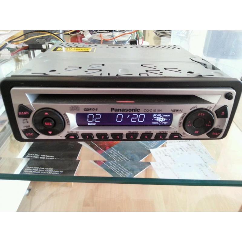 CAR CD PLAYER + SPEAKERS