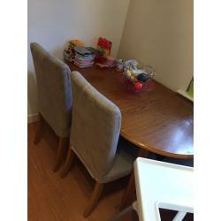 Dining table wig chairs