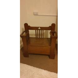 Solid wood storage pew chair